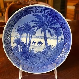 Royal Copenhagen Blue & White Annual Christmas Plate - 1972